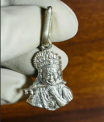 🎶 Krishna Face Pendant – Pure Silver | Flute-Playing Krishna with Crown & Peacock Feather