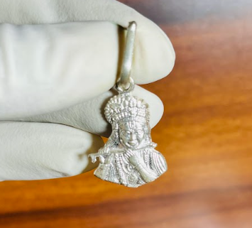 🎶 Krishna Face Pendant – Pure Silver | Flute-Playing Krishna with Crown & Peacock Feather